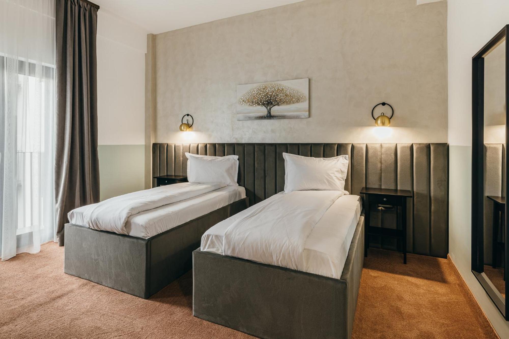 Hotel Agora Mures Тиргу-Муреш Екстер'єр фото